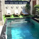 Villa Marie - Kuta - 6 Bedroom 4 Bathroom Villa - Great Location !