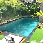 Villa Marie - Kuta - 6 Bedroom 4 Bathroom Villa - Great Location !