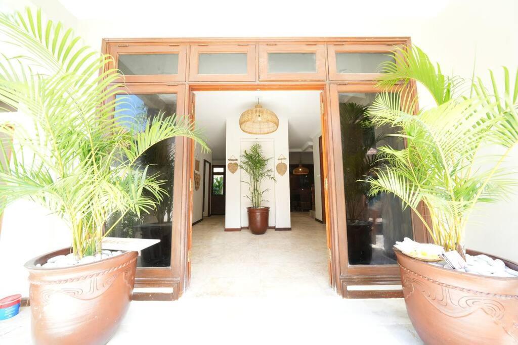 Marie - Kuta - 6 Bedroom 4 Bathroom - Great Location ! *