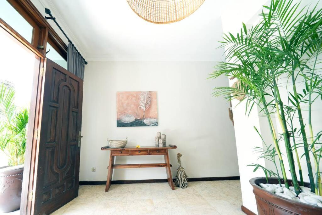 Villa Marie - Kuta - 6 Bedroom 4 Bathroom - Great Location !