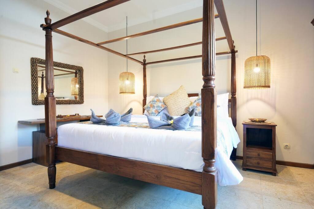 Marie - Kuta - 6 Bedroom 4 Bathroom - Great Location !
